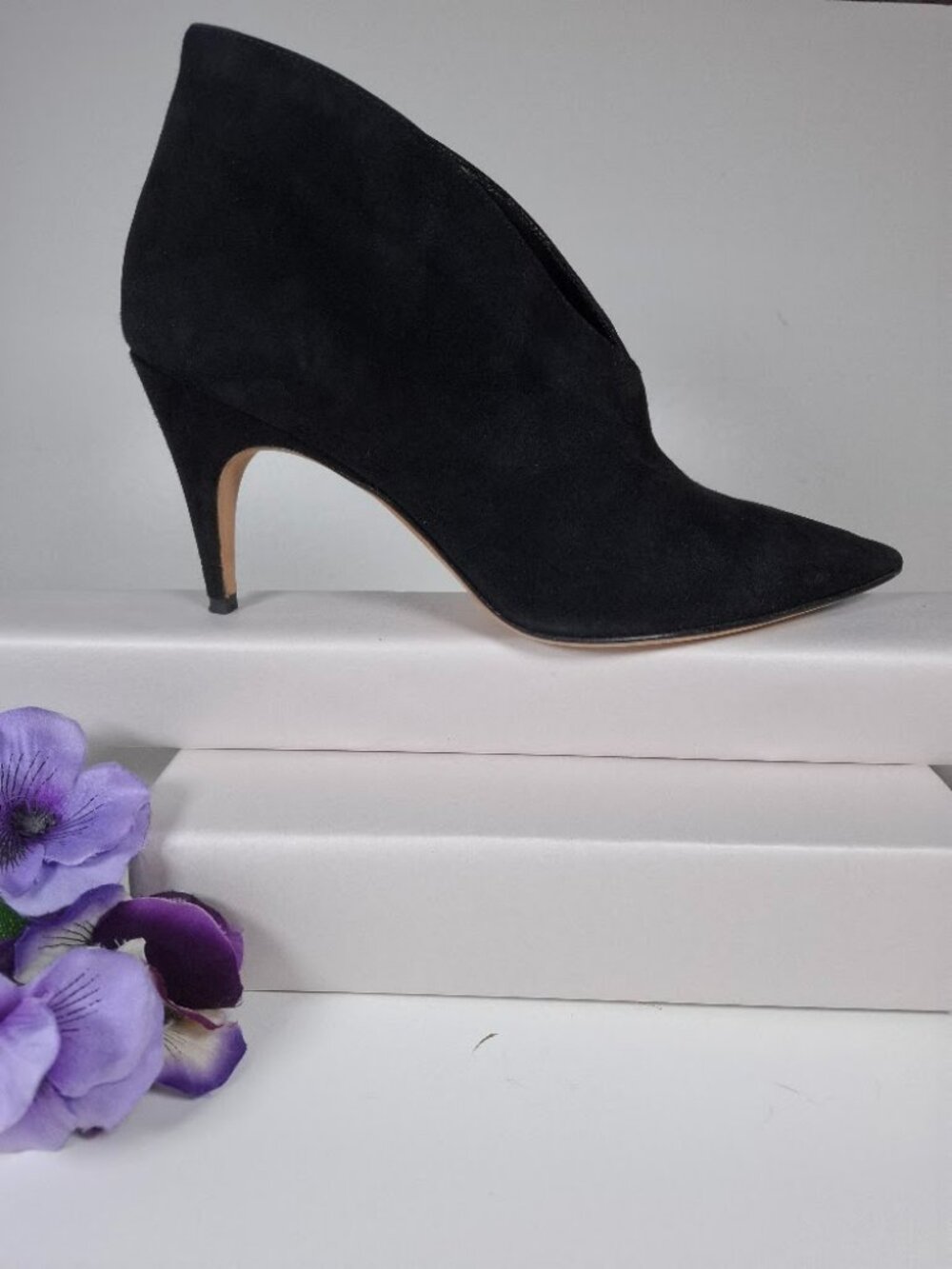 Derek Lam Black Suede V-Cut Ankle Booties 8 Pointed Toe Stiletto Heels Italy EUC